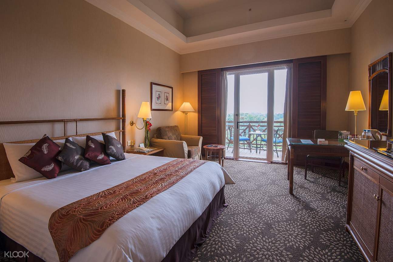 Bangi Resort Hotel (Overnight Stay) with Meals and DIY Experience for