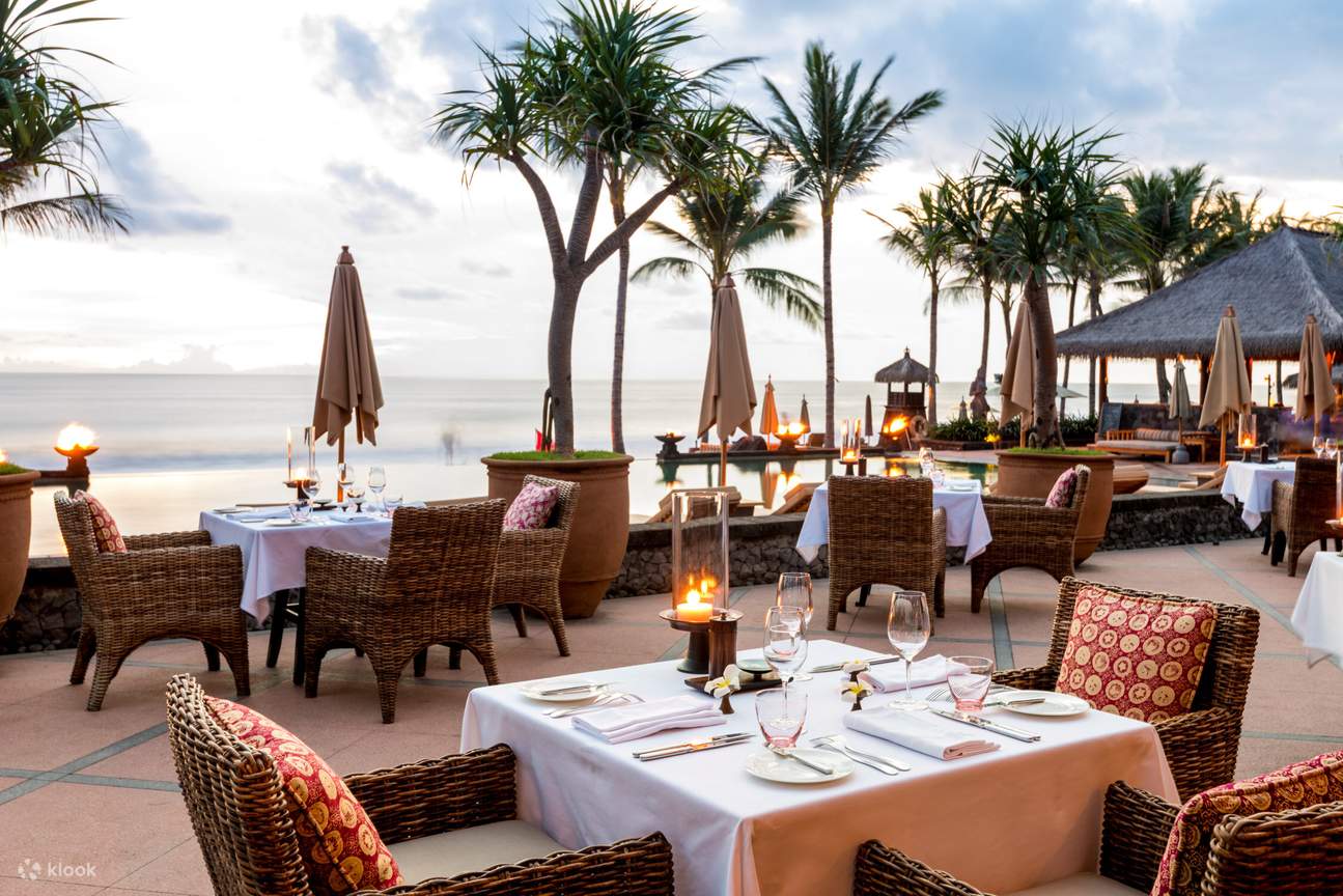 ビーチフロントでのダイニング