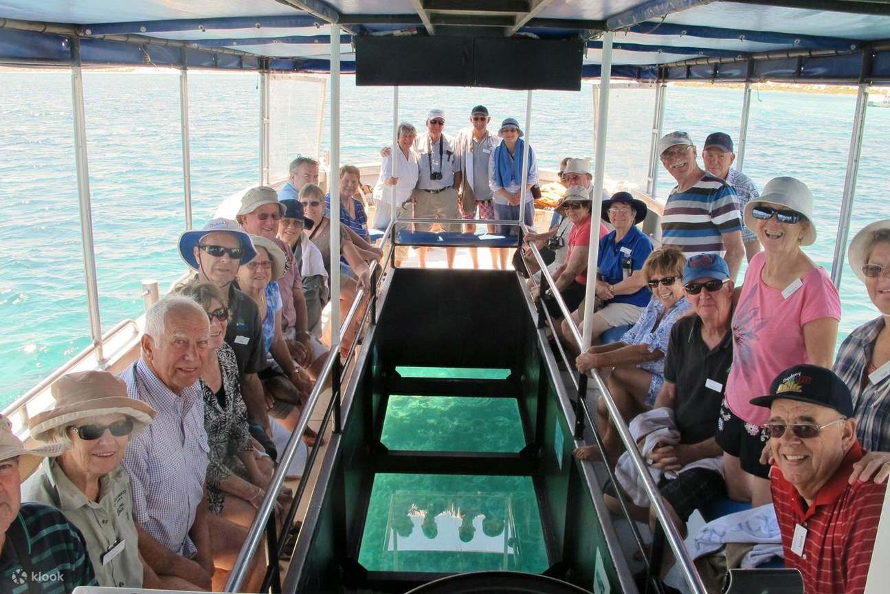 ชมปะการังอย่างยั่งยืนที่ Coral Bay