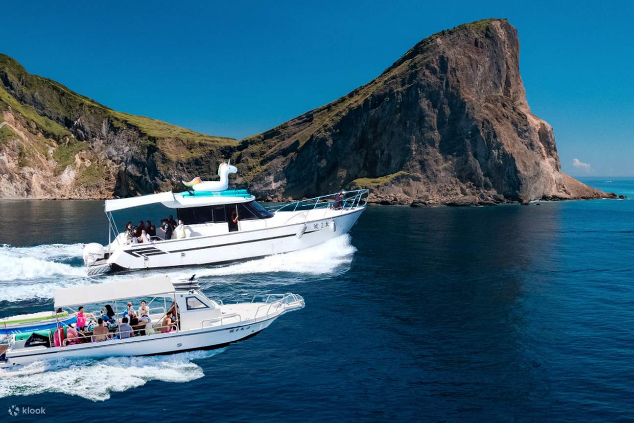 ▲ Tổ hợp ca nô tiệc tùng dưới nước (20-28 người)