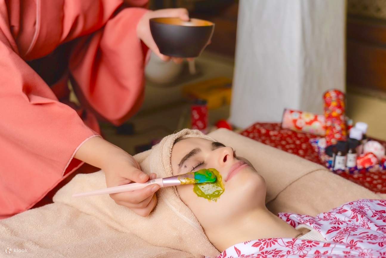 Osaka: Masaje Japonés, Head Spa & Facial en el Templo (180 min)