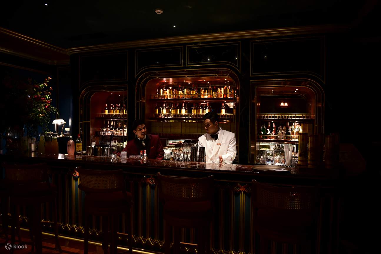 Baan Suriyasai @Surawongse Ẩm Thực Thái Lan Chính Thống