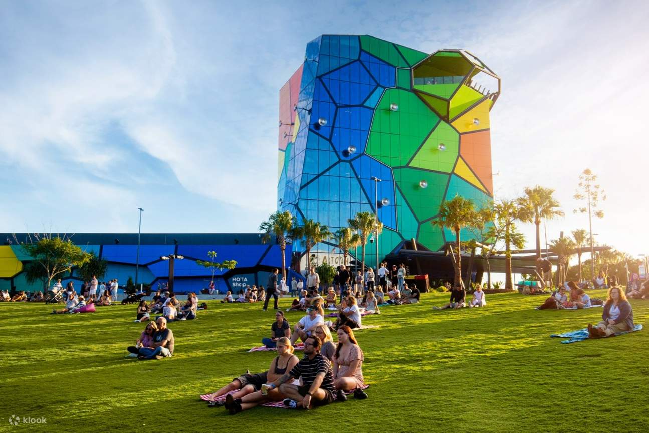 Hop aboard HOPO Gold Coast and cruise along the picturesque canals, where every corner reveals a new view