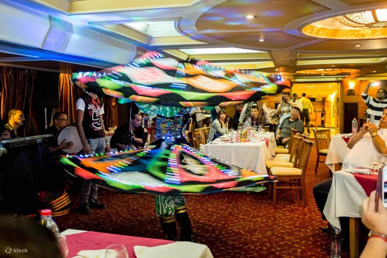 Du thuyền ăn tối Cario trên sông Nile ở Cairo có dịch vụ đón khách