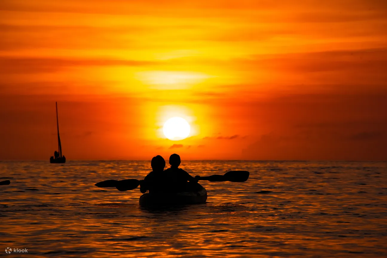 澎湖小门屿夕阳独木舟