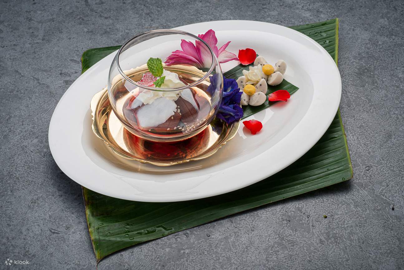 Baan Suriyasai @Surawongse Ẩm Thực Thái Lan Chính Thống