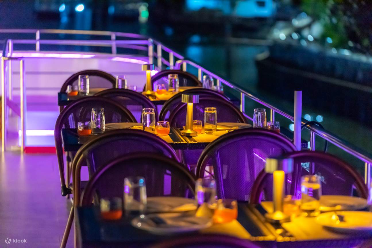 バンコク チャオプラヤー川ディナークルーズ