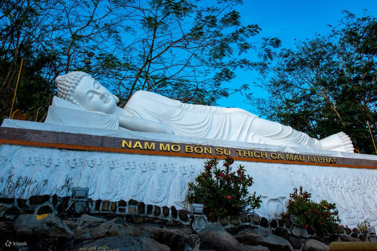 Bouddha entrant dans le Nirvana