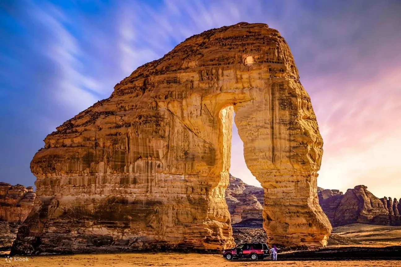 VisitingtheIncredibleHeritageSiteHegrainAlUla.webp