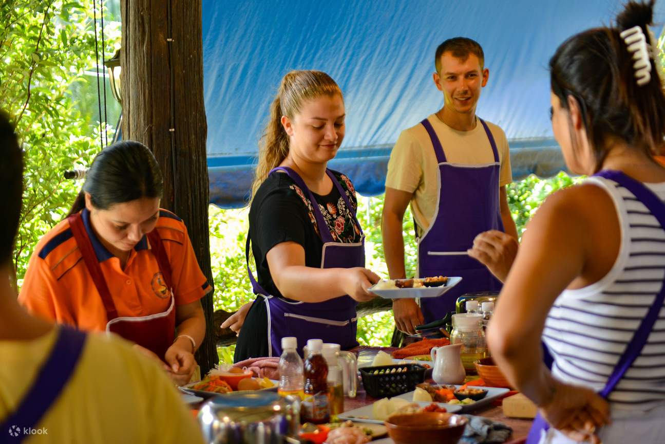 Lớp học nấu ăn tại Thai Charm Cooking School kèm bữa ăn ở Krabi