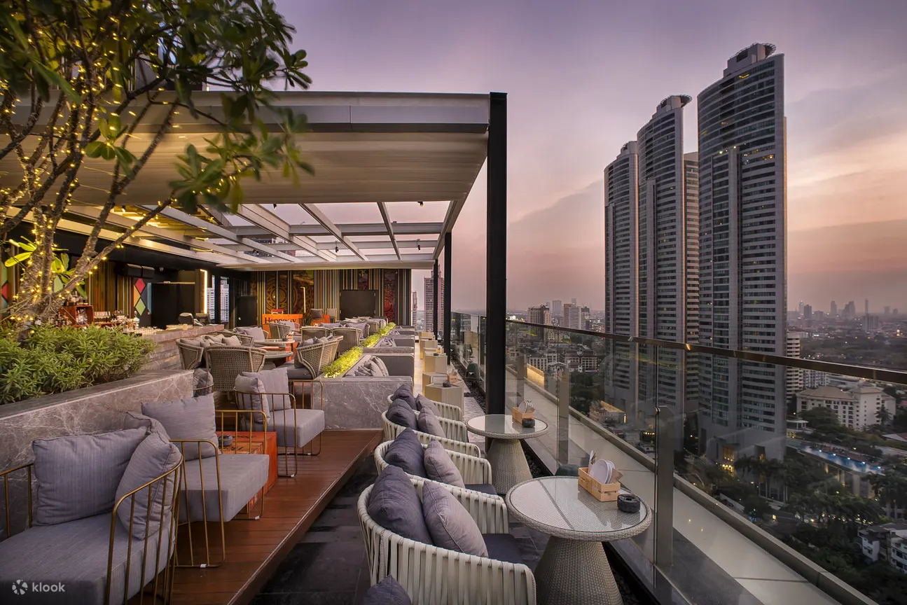 Sky on 20 屋顶酒吧 曼谷诺富特素坤逸 20 号饭店