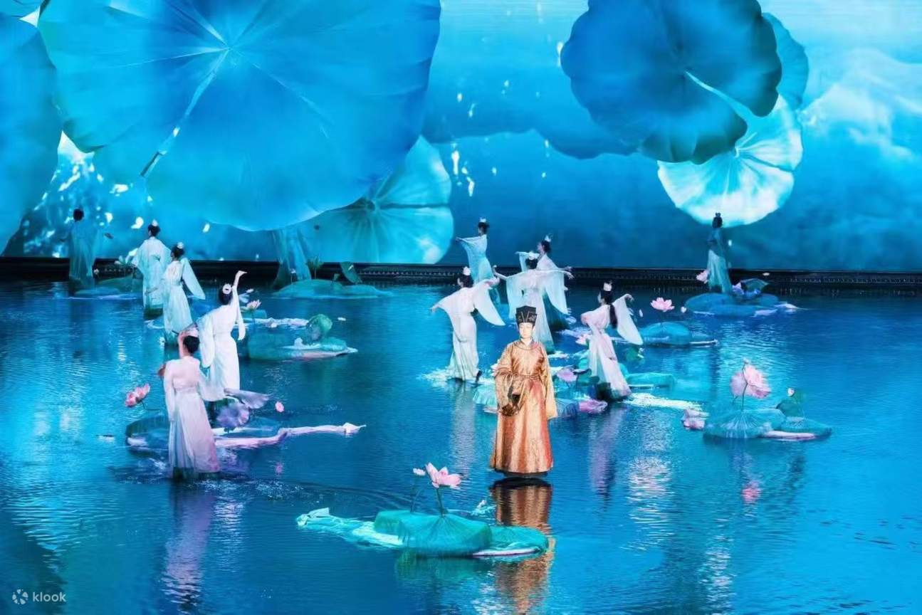 Thông qua diễn xuất trên sân khấu, hòa quyện với cảnh quan thiên nhiên của núi Vũ Di, làm cho giá trị văn hóa được thể hiện một cách tự nhiên trong không gian sơn thủy hữu tình.