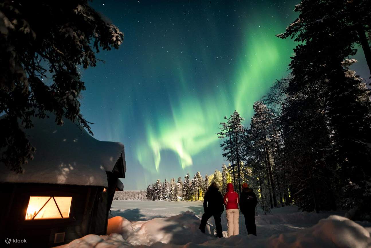 オーロラフローティング：静けさ、驚き、そして冒険が一度に体験できるユニークな瞬間。