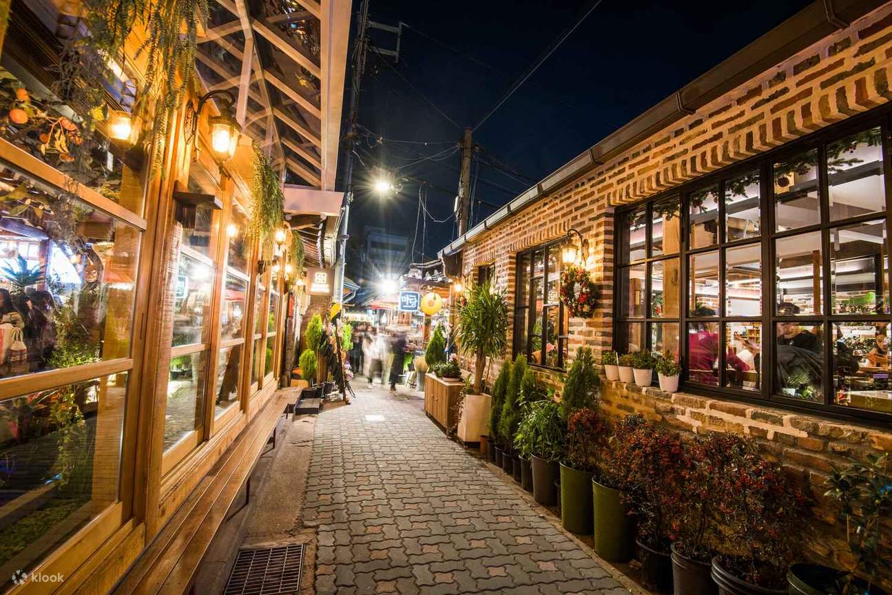 Midnight Pocha Crawl: The Real Korea Begins After Dark