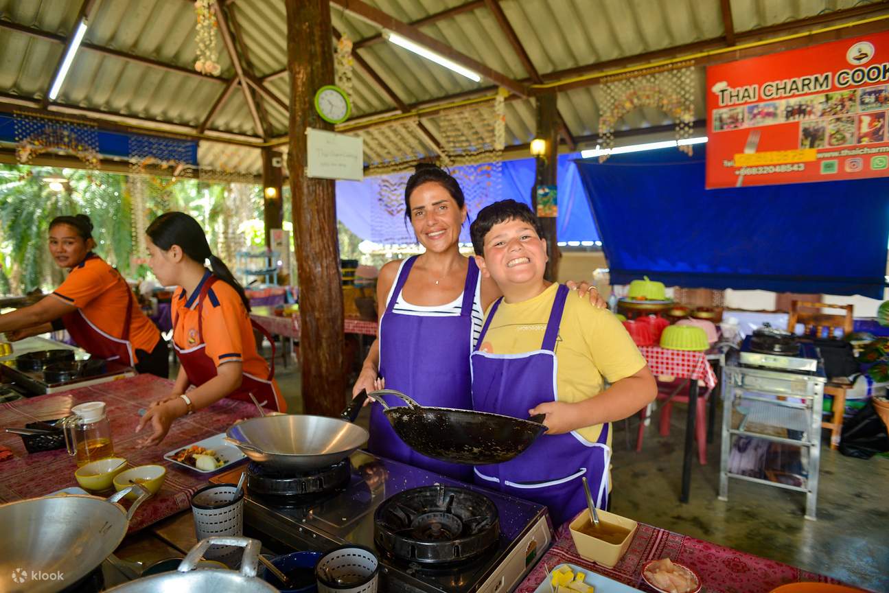 Lớp học nấu ăn tại Thai Charm Cooking School kèm bữa ăn ở Krabi