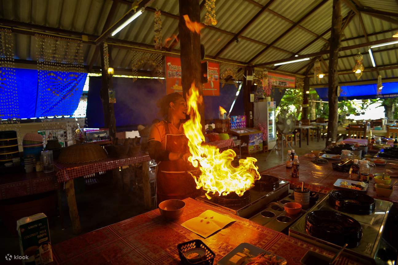 在喀比 Thai Charm Cooking School 泰式料理烹饪课程及用餐体验