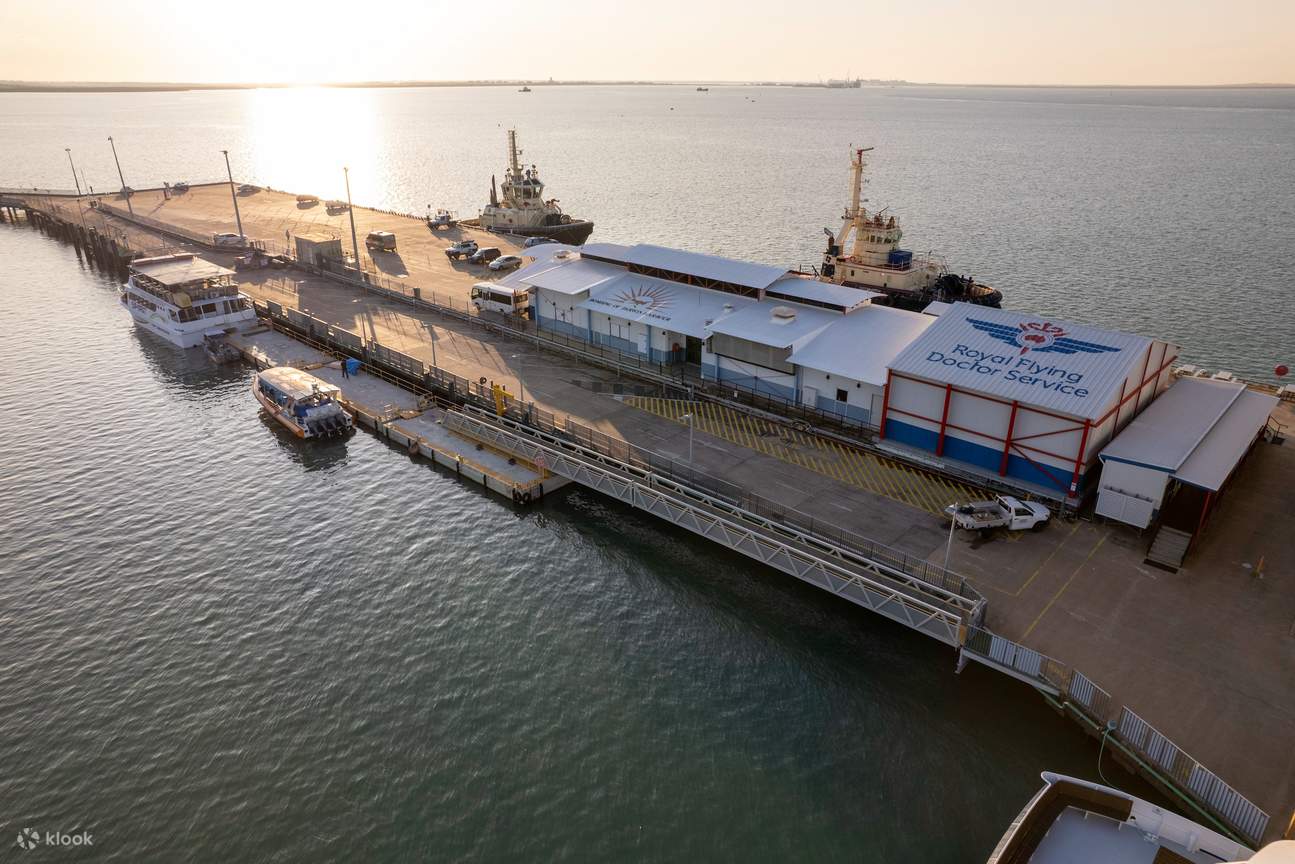 Erleben Sie atemberaubende Ausblicke und Einblicke mit dem Aviation Attraction Combo Ticket