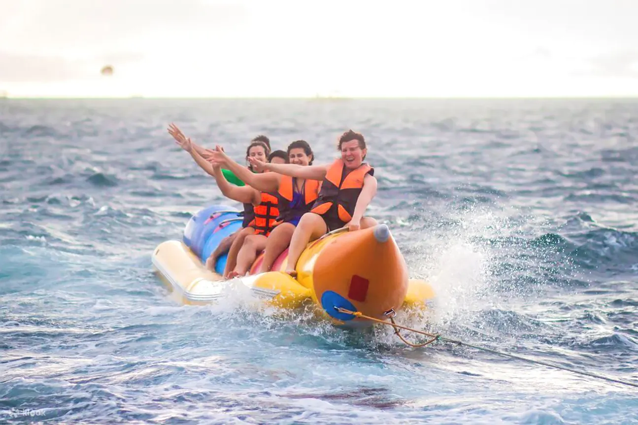 group banana boat in boracay 
