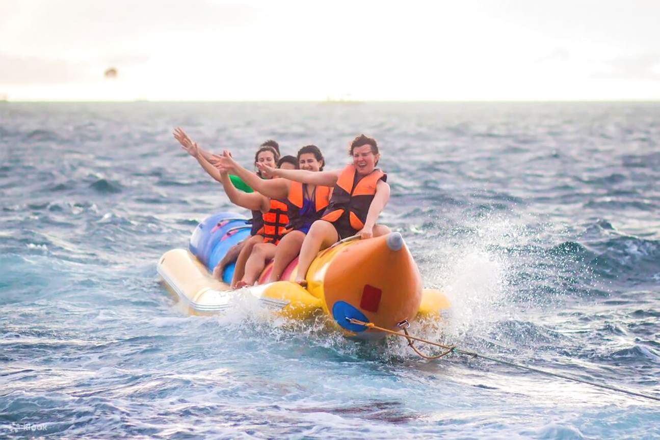 banana acuática grupal en Borácay 