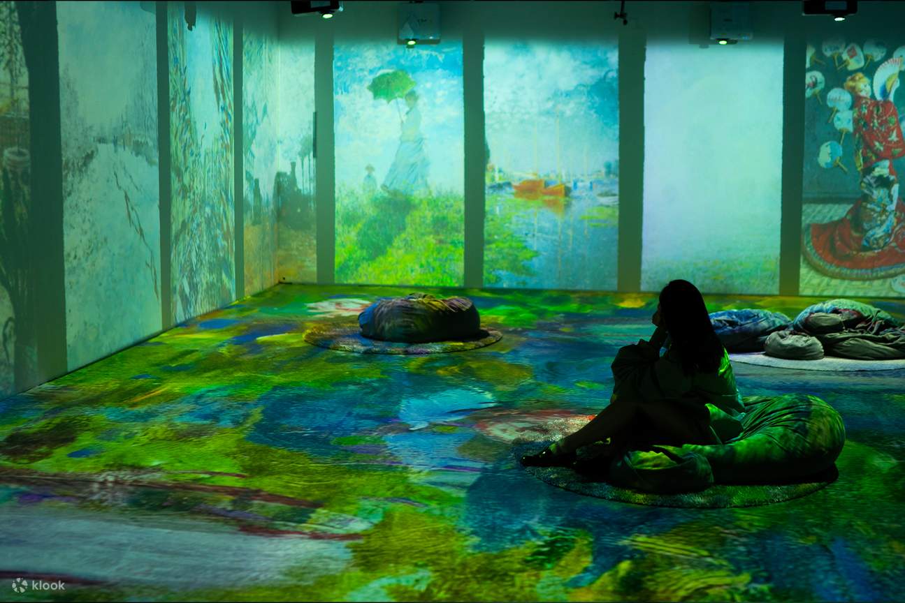 Claude Monet Art Lighting Experience