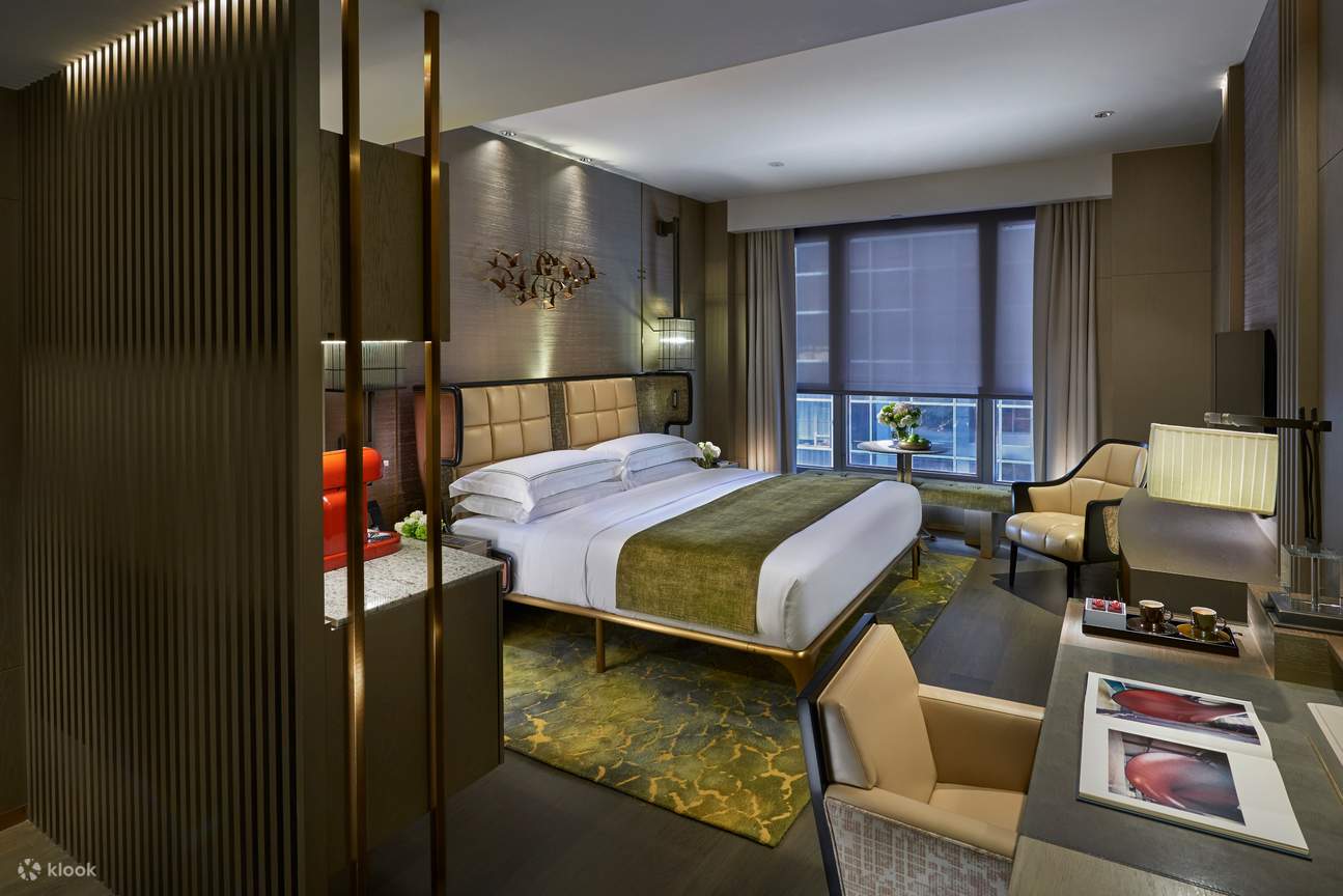 The Landmark Mandarin Oriental, Hong Kong 21 Nights Quarantine Long