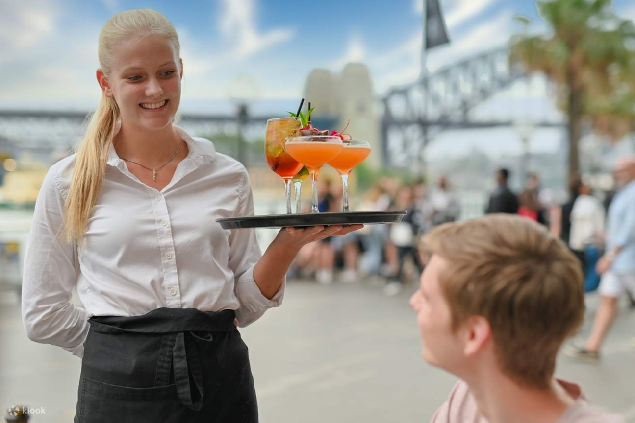 Trải nghiệm ẩm thực tại Searock Bar and Grill