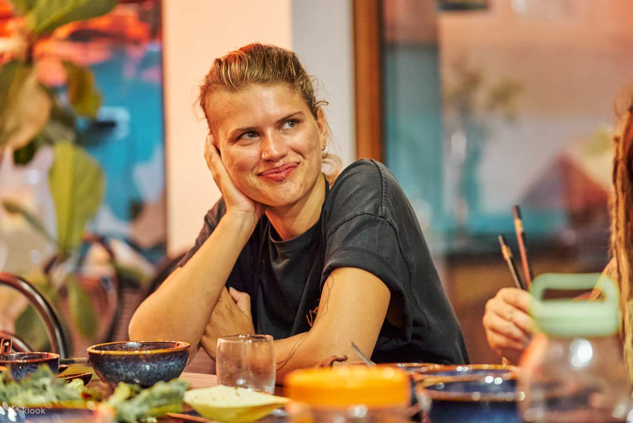 Kelas Memasak Hidden Gem di Hanoi: Cha Ca & Goi Cuon oleh Rose Kitchen