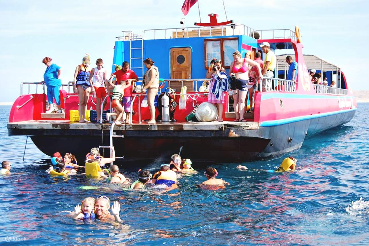 Aventura Submarina en el Mar Rojo: Semi-Submarino y Snorkel