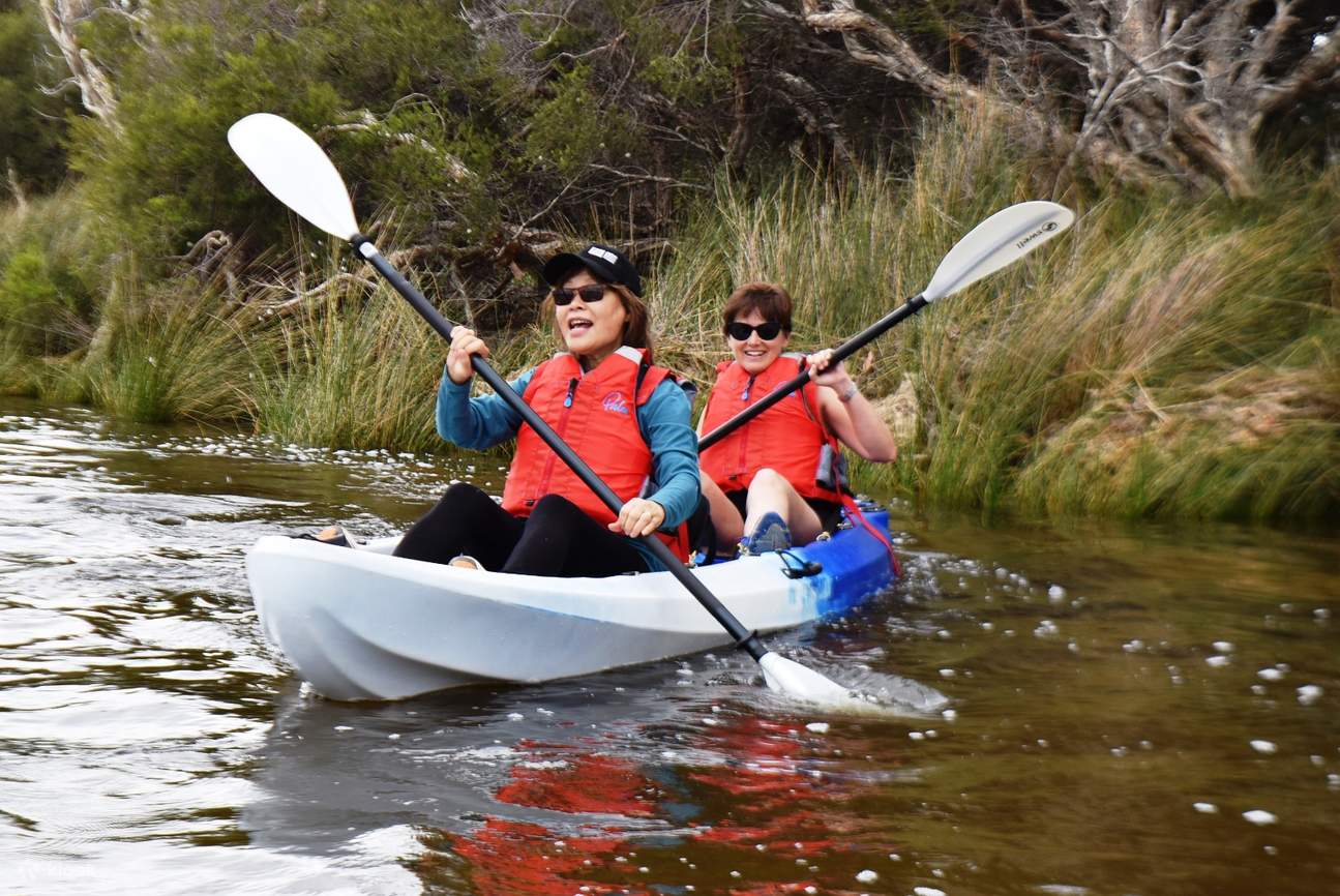 filles en kayak à Perth