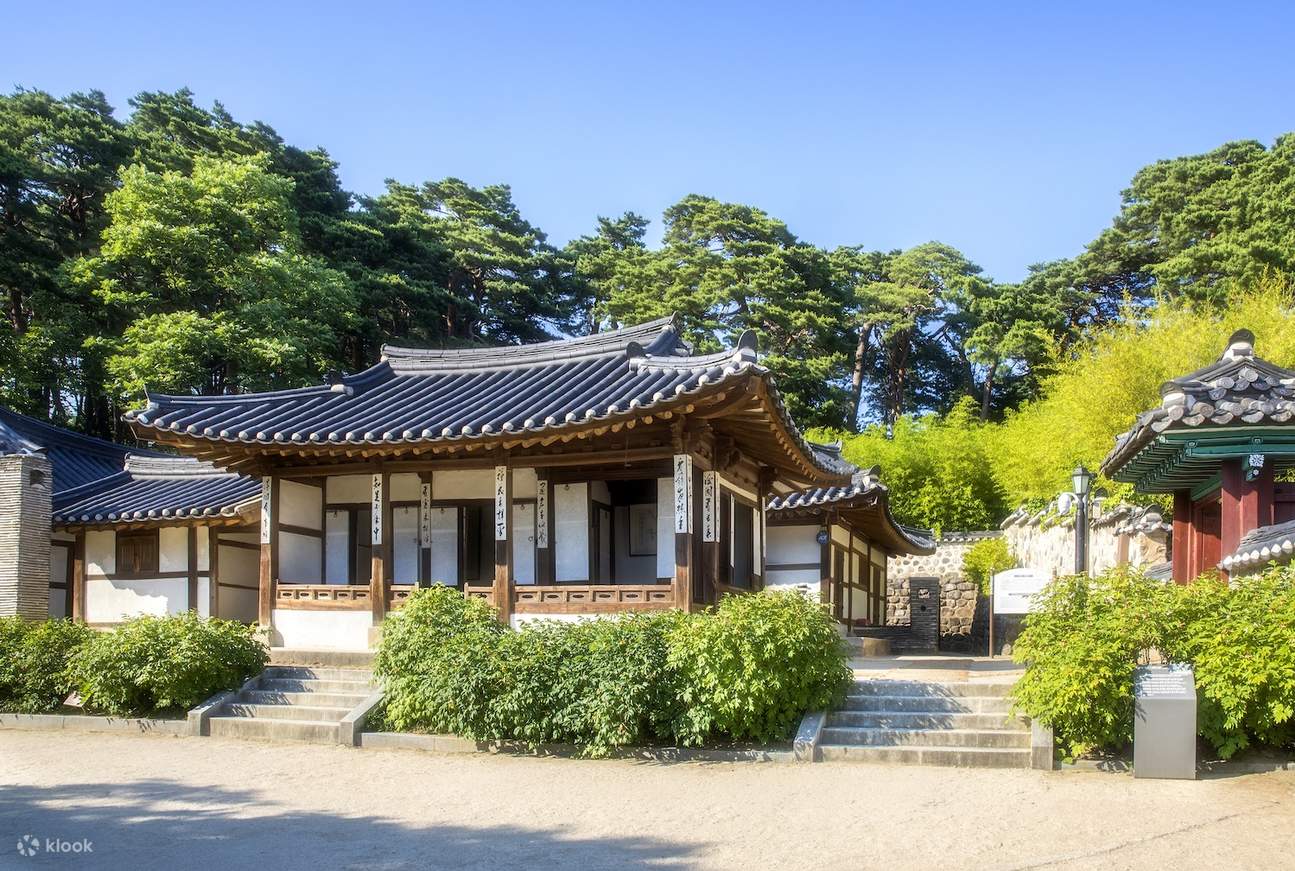 江陵包车一日游：走访 주문진 (Jumunjin) BTS 防弹少年团公车站、镜浦海边 (Gyeongpo Beach)、乌竹轩 (Ojukheon) & 正东津