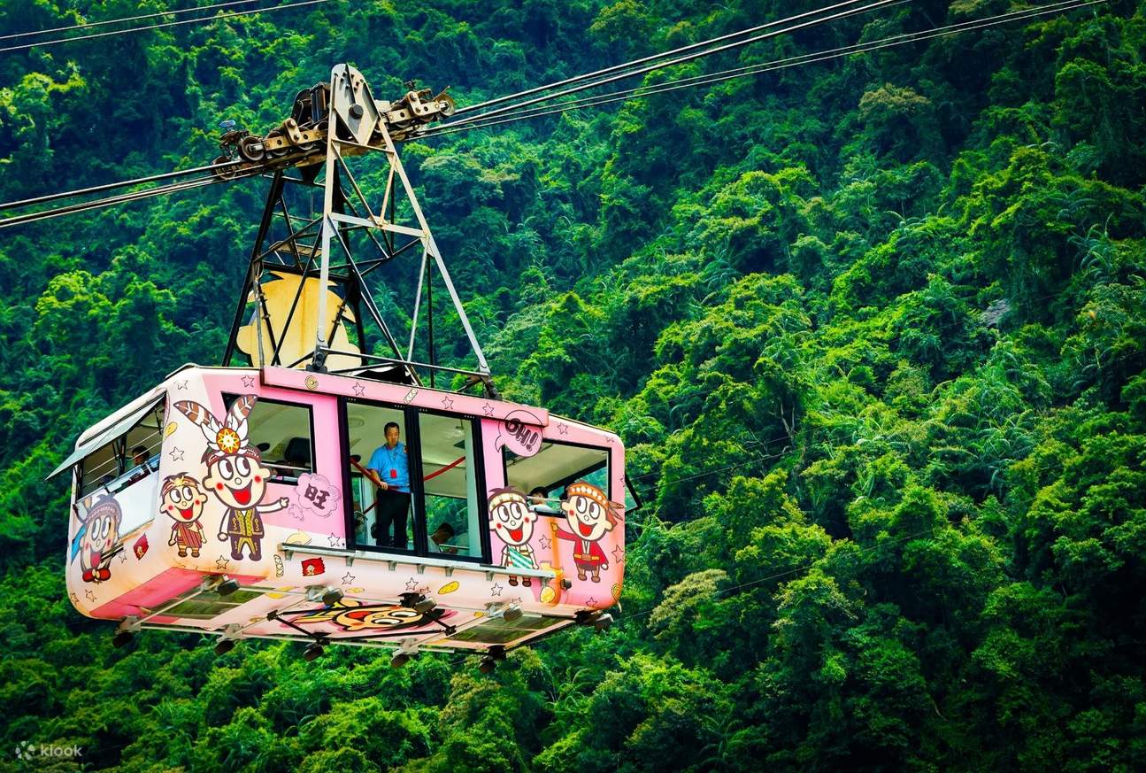 Menghadap ngarai, rasakan moda transportasi yang unik