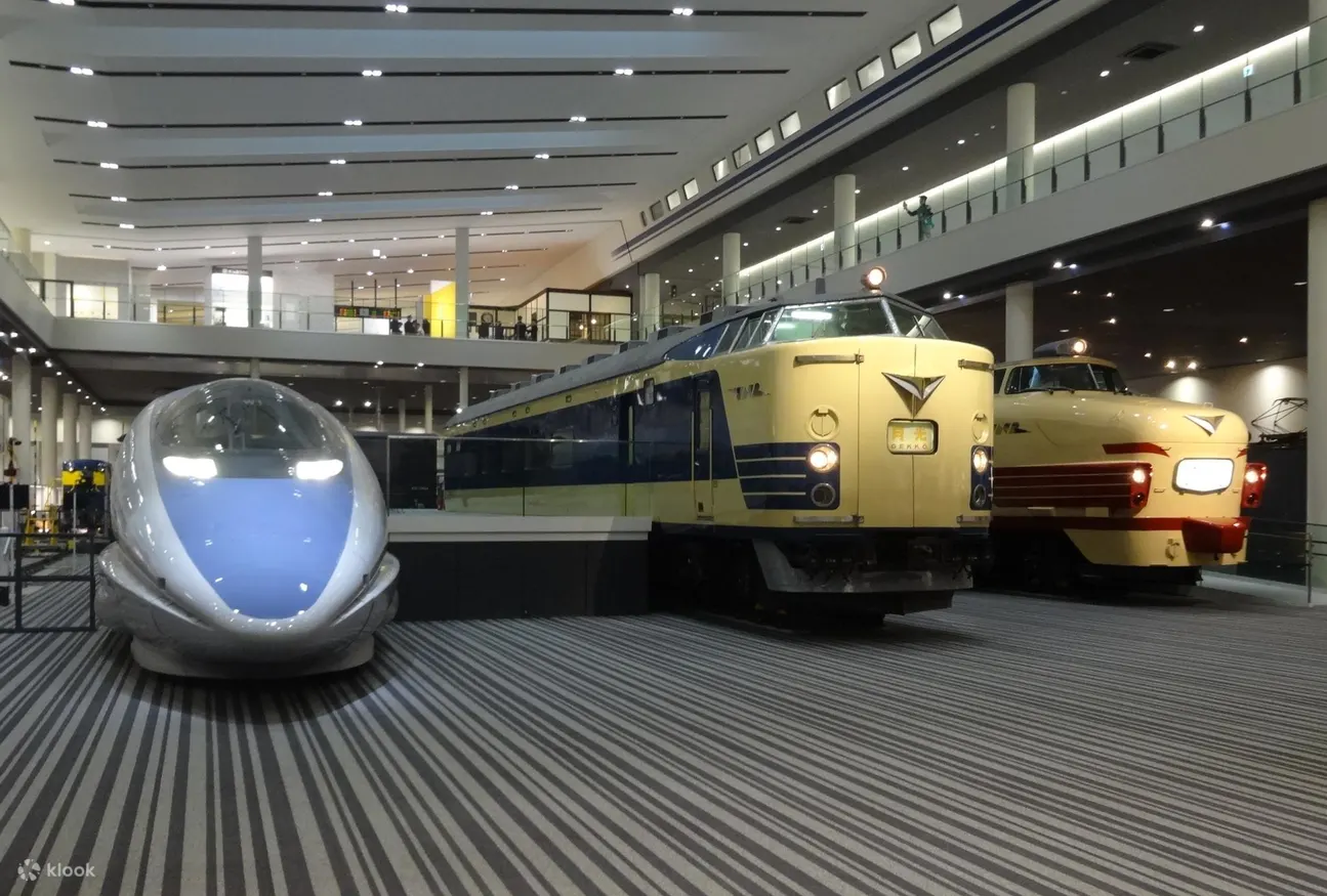 京都铁道博物馆 (Kyoto Railway Museum) 的火车