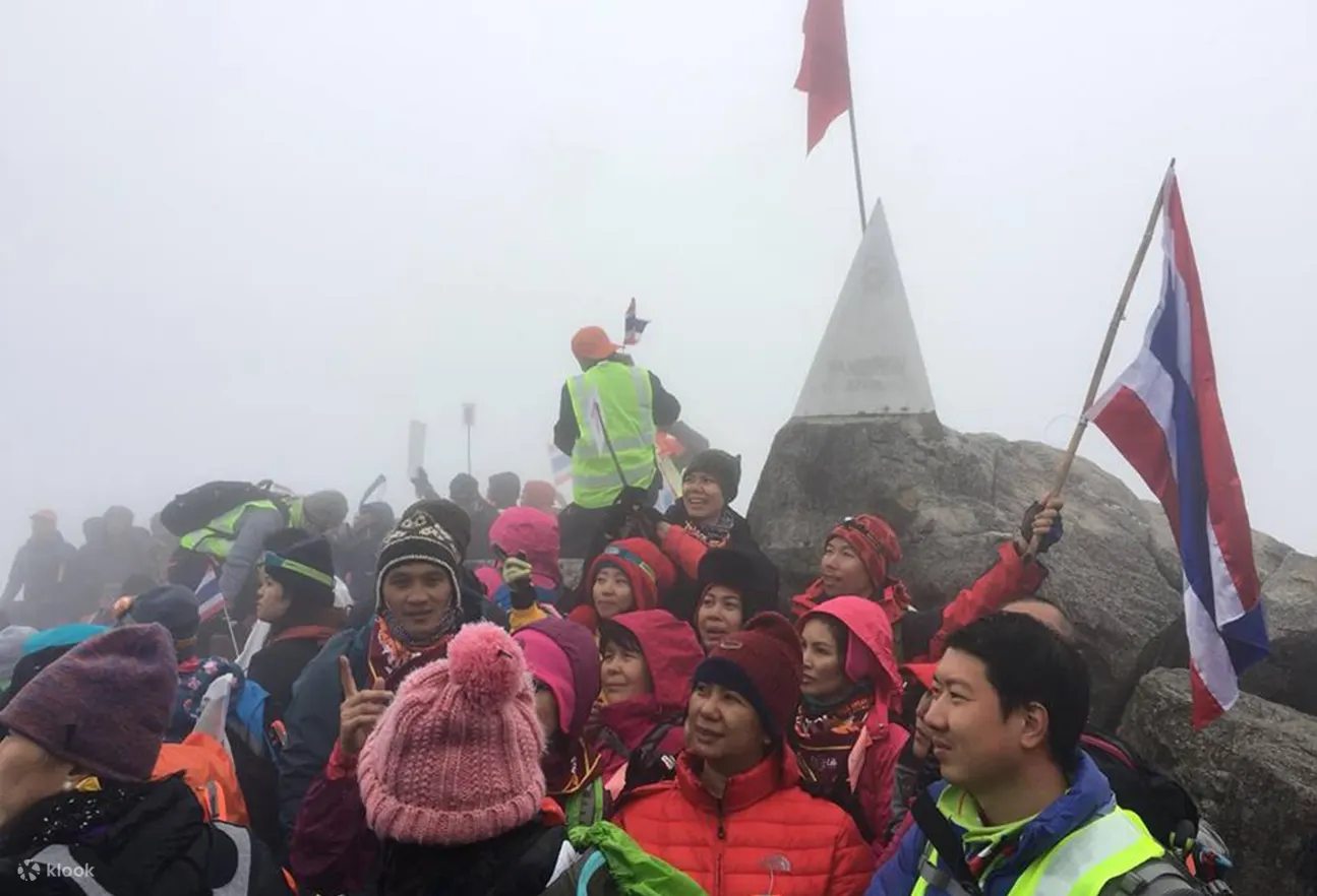 番西邦山徒步旅行和露营