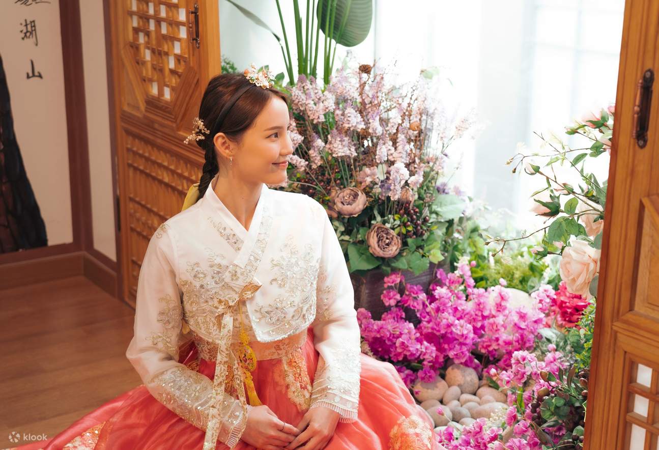 บริการเช่าชุดฮันบกที่ร้าน Lumi Hanbok ในเมียงดง
