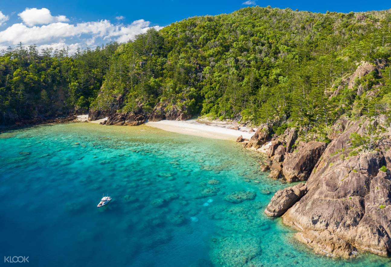Whitehaven Beach Snorkeling Tour with Private Charter from Hamilton Island or Airlie Beach Whitehaven Beach Snorkeling Tour with Private Charter from Hamilton Island or Airlie Beach