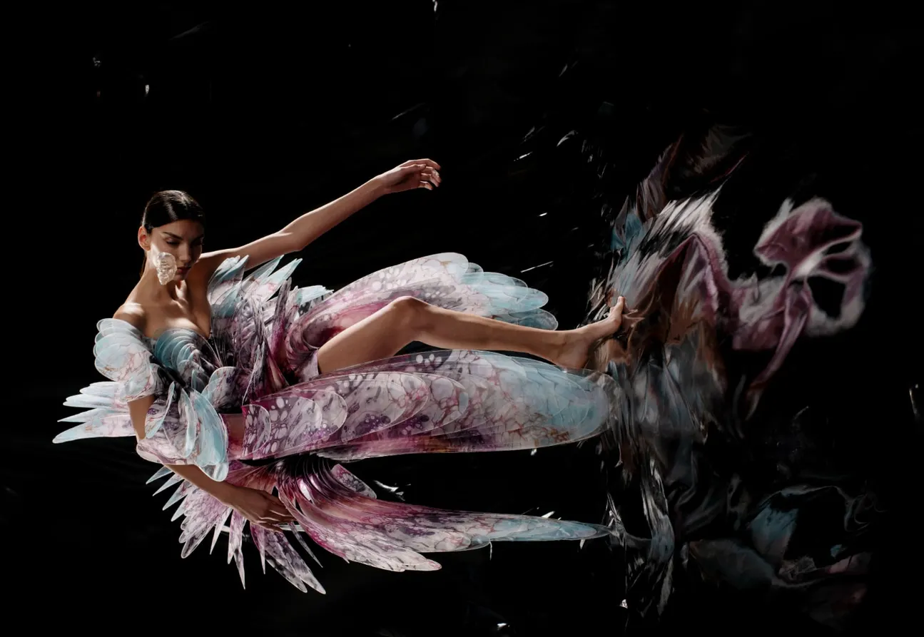 Iris van Herpen, fashion, sculpting, sculpting the senses, visionary fashion