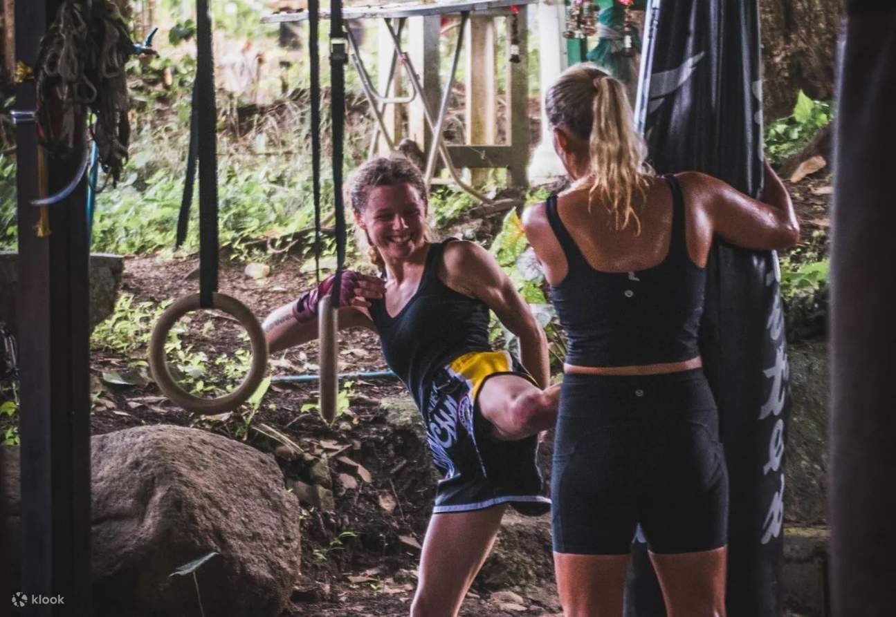 Si vous recherchez une expérience plus personnalisée pour votre groupe, ou si vous souhaitez simplement un cours entièrement pratique avec votre professeur, des cours privés sont également disponibles.