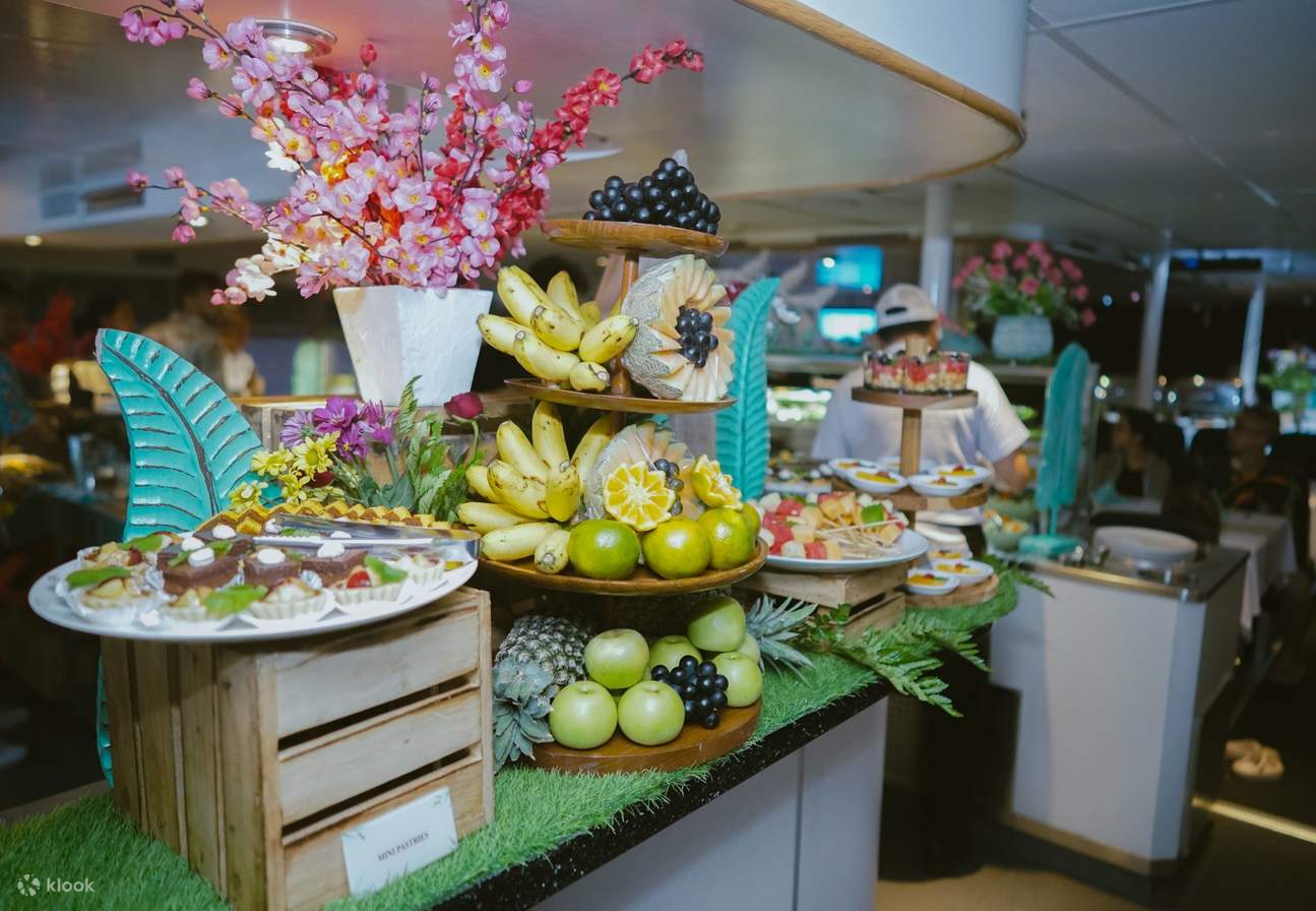 多国籍料理ビュッフェ