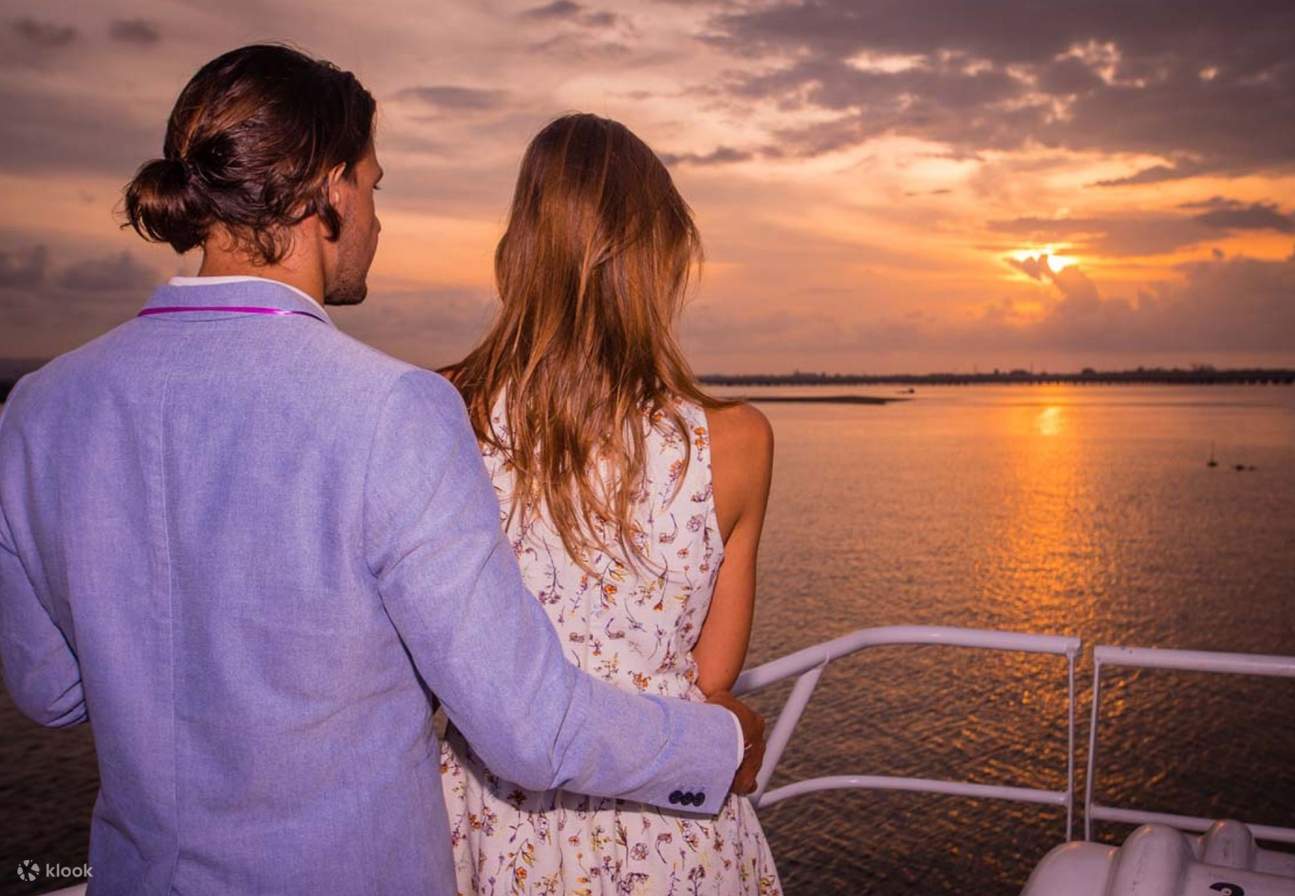 バリハイII号でサンセットクルーズ