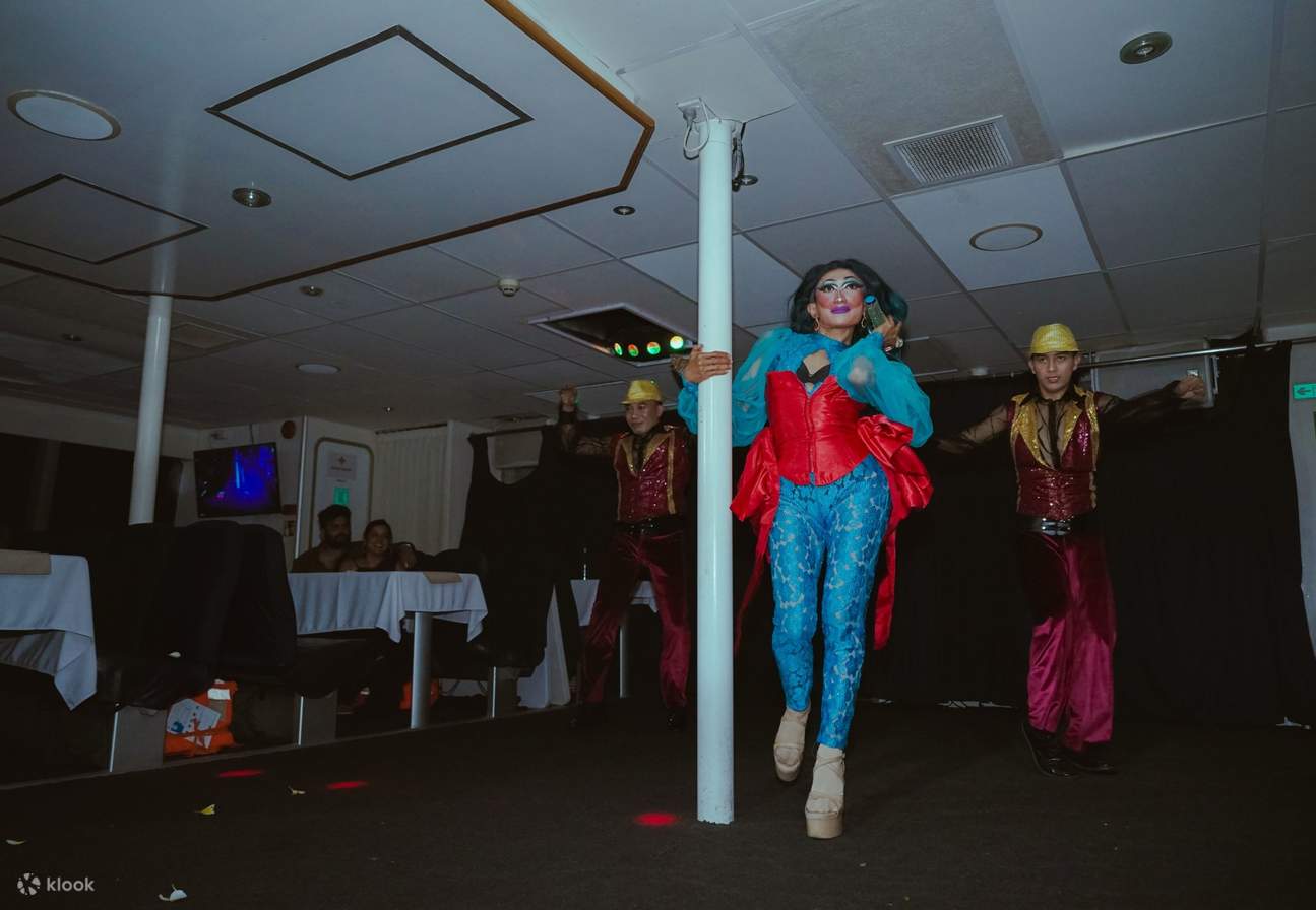 Spectacle de cabaret sur la croisière Bali Hai