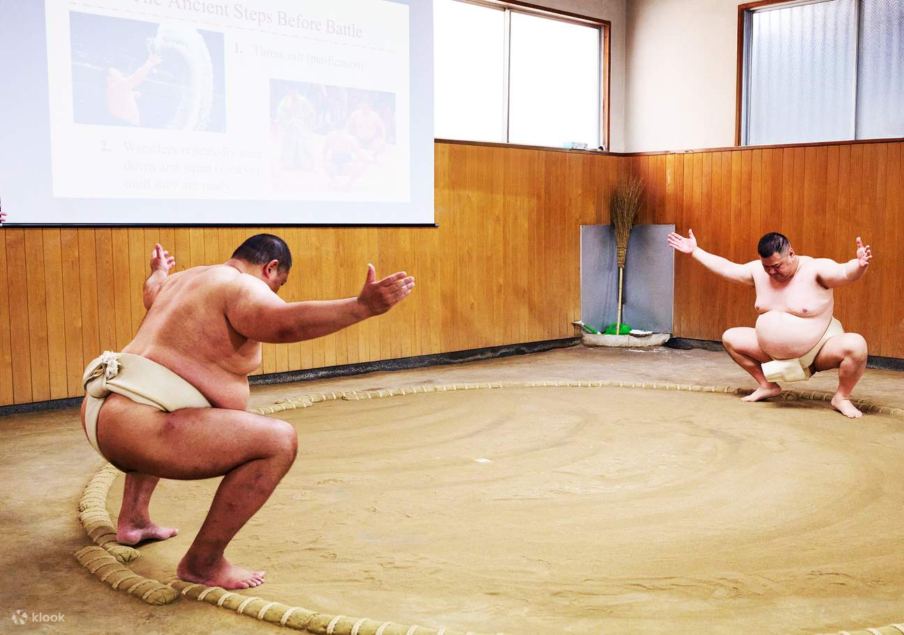 Osaka: Pengalaman Sumo dengan Pertunjukan Langsung & Tantangan Penonton