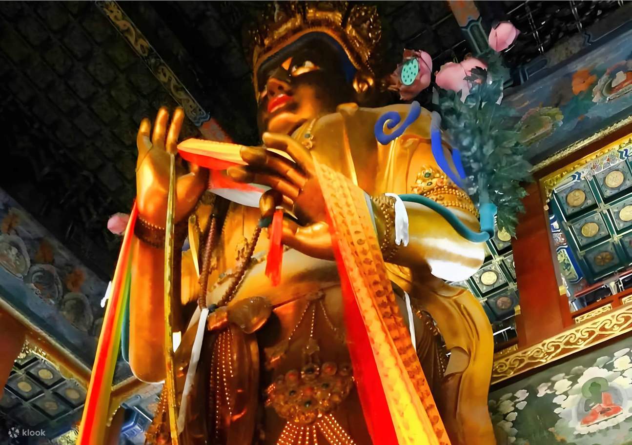 Guided tour of Yonghe Lama Temple – *The most prestigious Tibetan Buddhist monastery in Beijing, blending Han and Tibetan architectural styles. Admire the 18-meter-tall Maitreya Buddha carved from a single sandalwood tree.