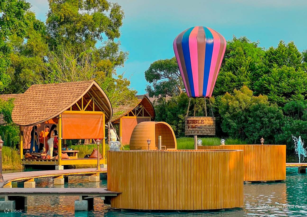 Tur Ramah Perempuan - Bubble in the Forest & Handsome boy show