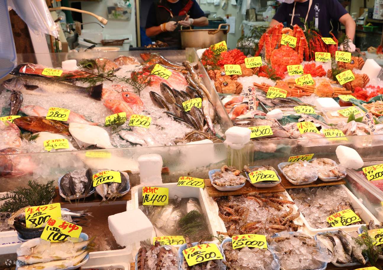 Cours de cuisine : préparez des sushis et des ramen et dégustez du saké à Tokyo !