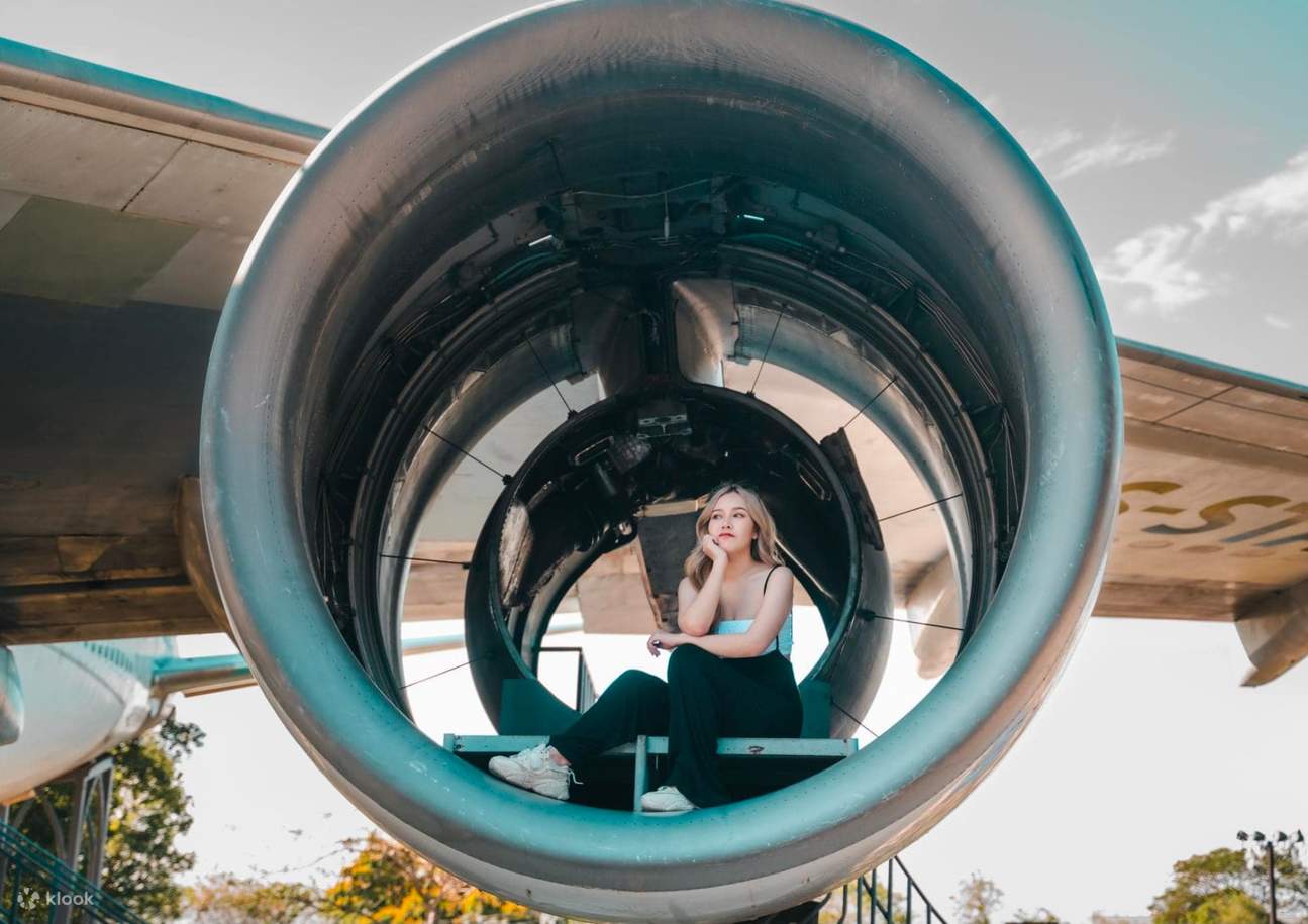 eSIM gratuita Bangsaen in stile giapponese nascosto (Airplane Cafe, mercato del pesce)