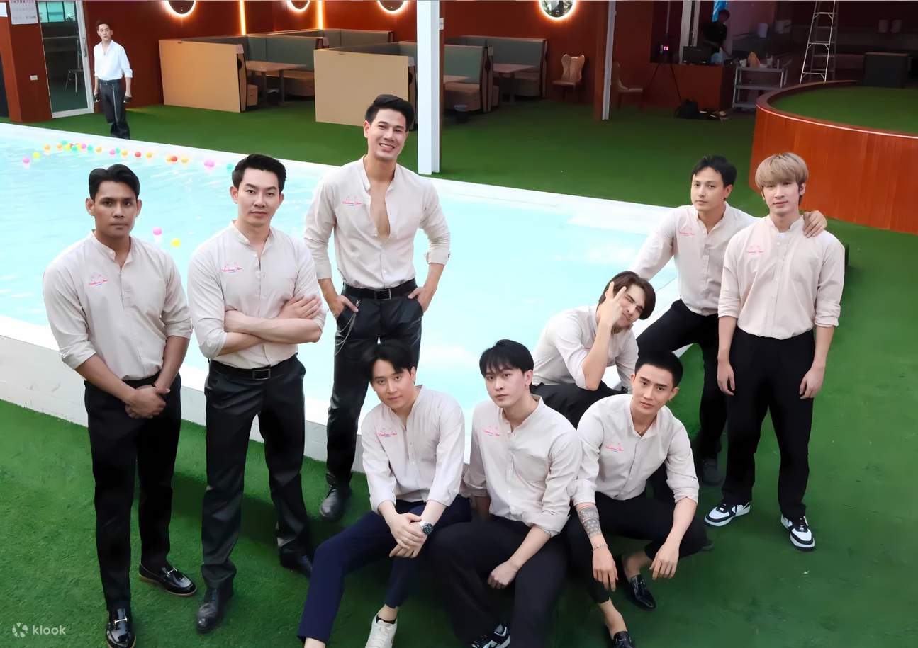 Tur Ramah Perempuan - Bubble in the Forest & Handsome boy show