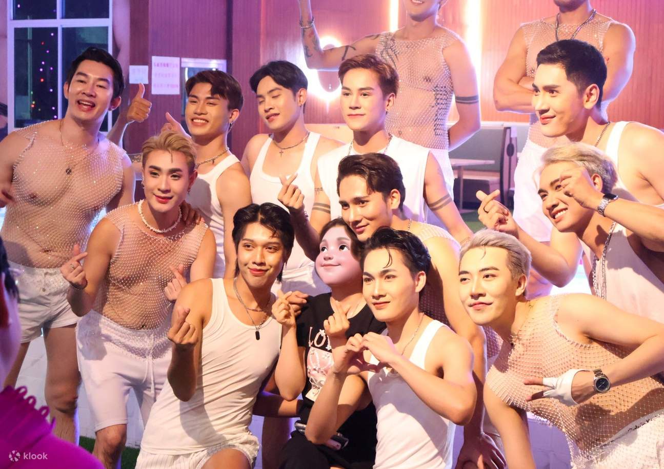 Tur Ramah Perempuan - Bubble in the Forest & Handsome boy show