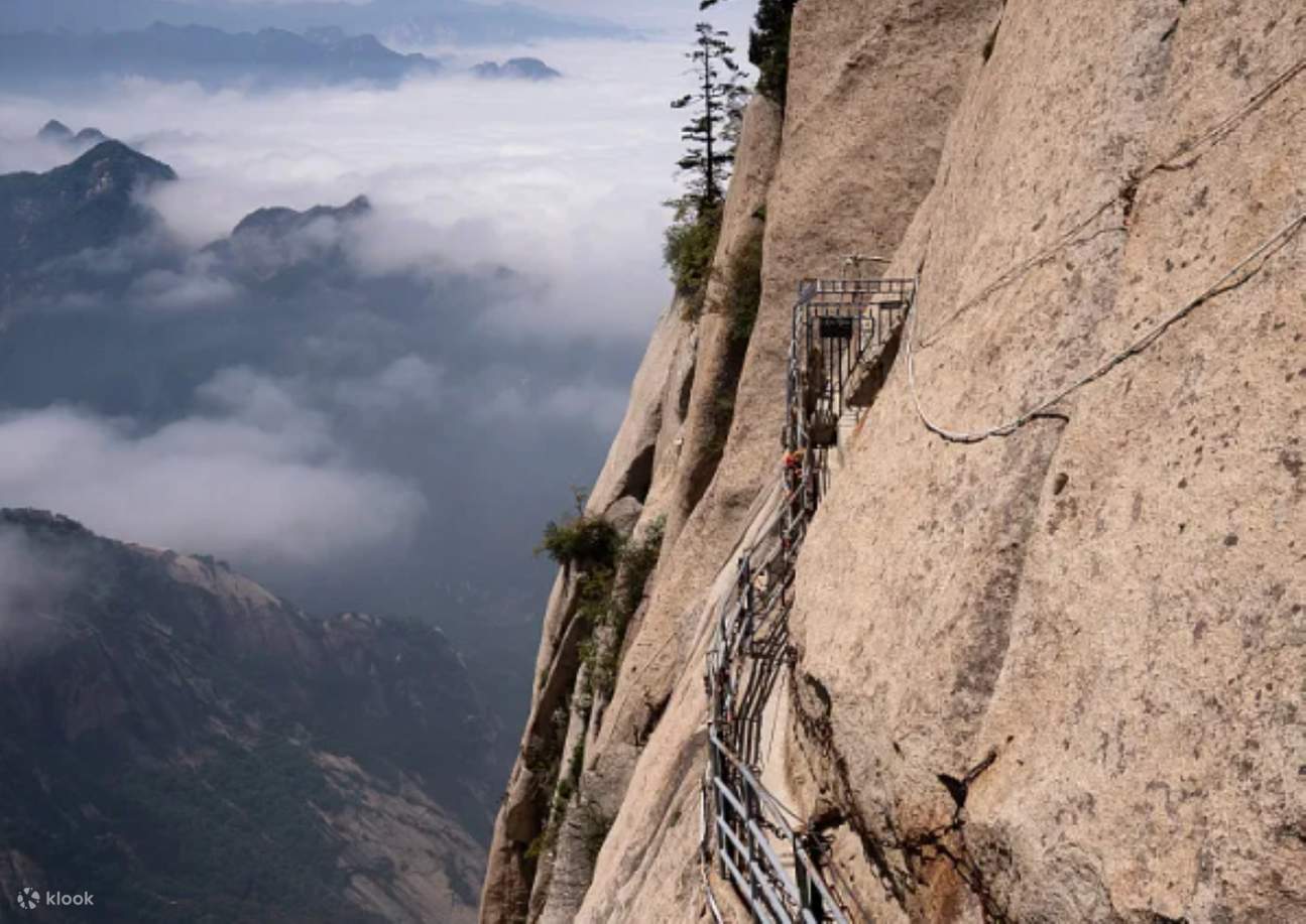 One Day Trip to Mount Huashan, Xi'an, Shaanxi (One of China's Five Great  Mountains + The Most Precipitous Mountain Under Heaven + The Root of  Chinese Civilization + See Stunning Mountain Views +, image size:1295x917