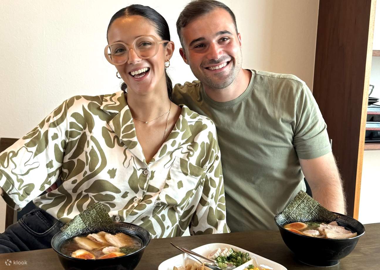 Cours de cuisine et dégustation de saké : préparez des sushis et des ramens à Tokyo !