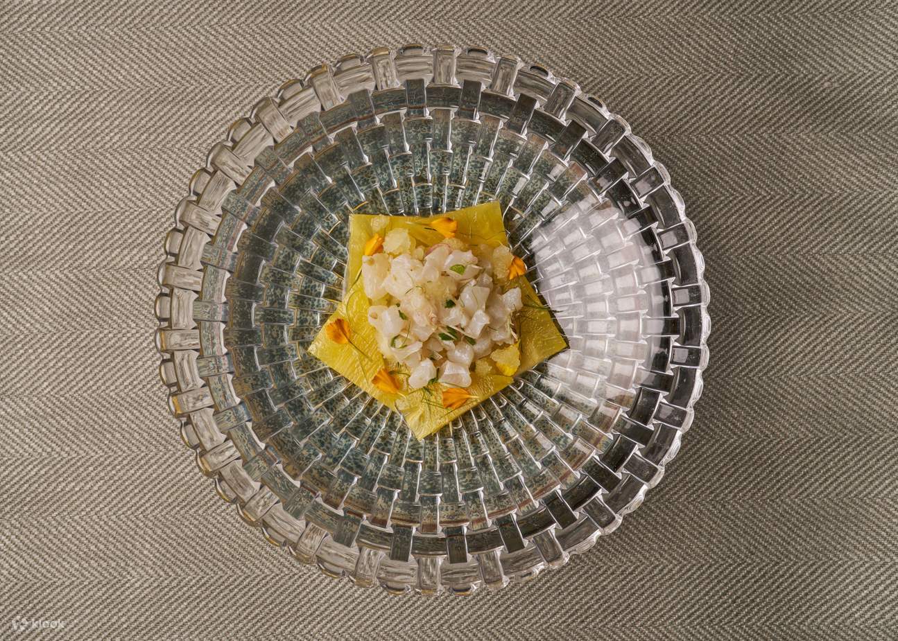 Sra Bua by Kiin-Kiin (Một sao MICHELIN 2023) tại Siam Kempinski Hotel Bangkok